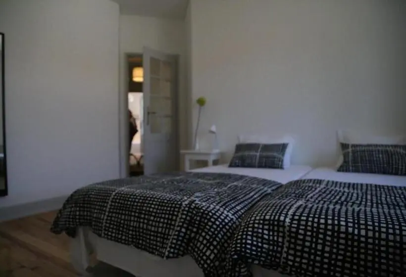 Standard Neljän Hengen Huone, Hostel Rossio Alcobaça