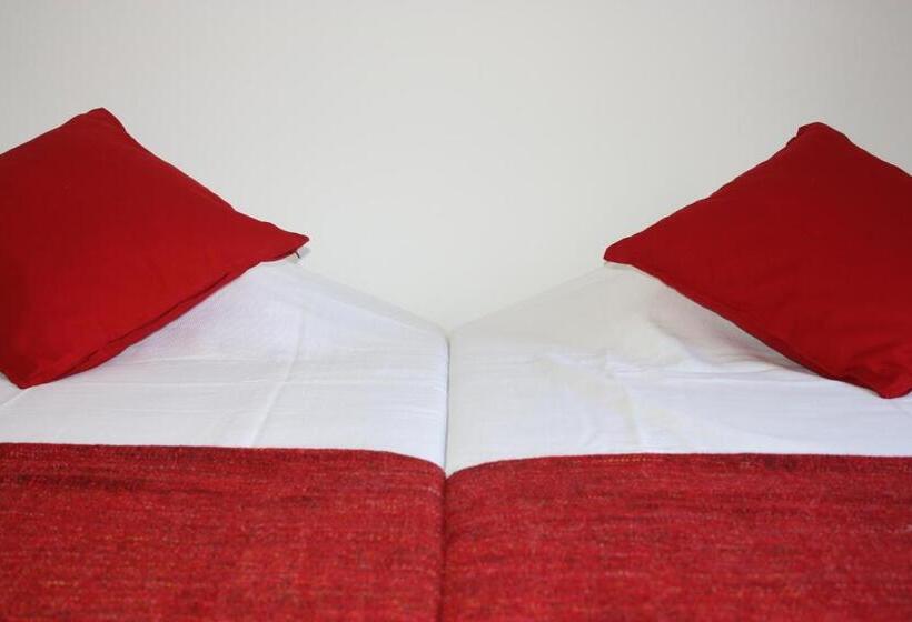 Четырехместный Номер Стандарт, Hostel Rossio Alcobaça