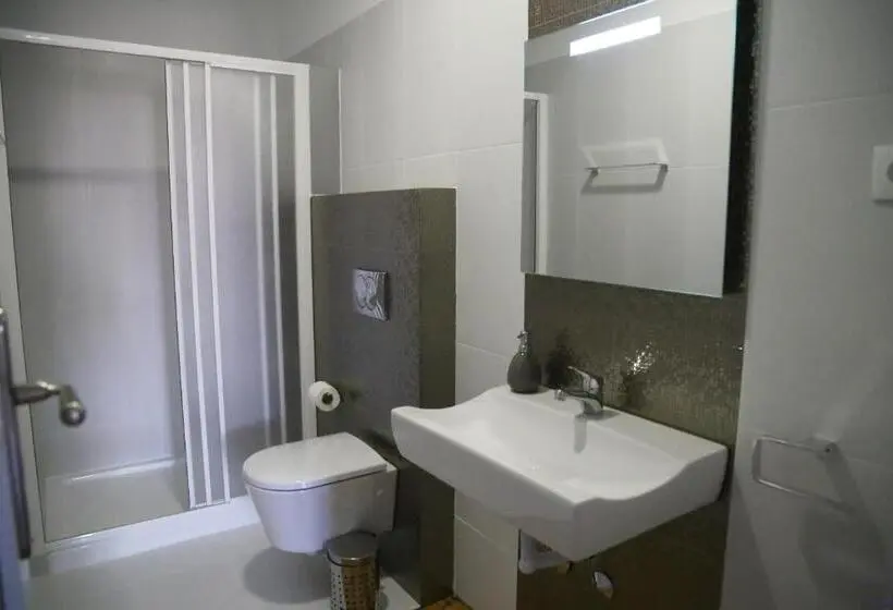 Standard room with outdoor bath, Hostel Rossio Alcobaça