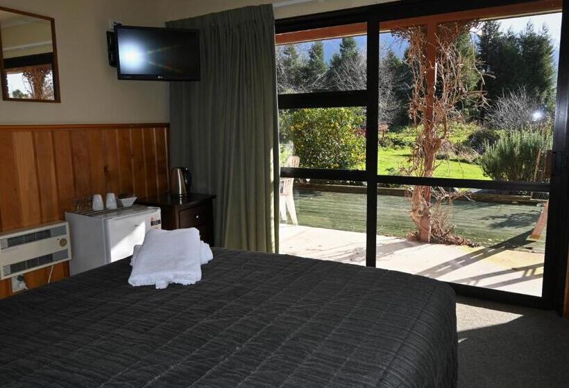 标准房带园景, Donegal House