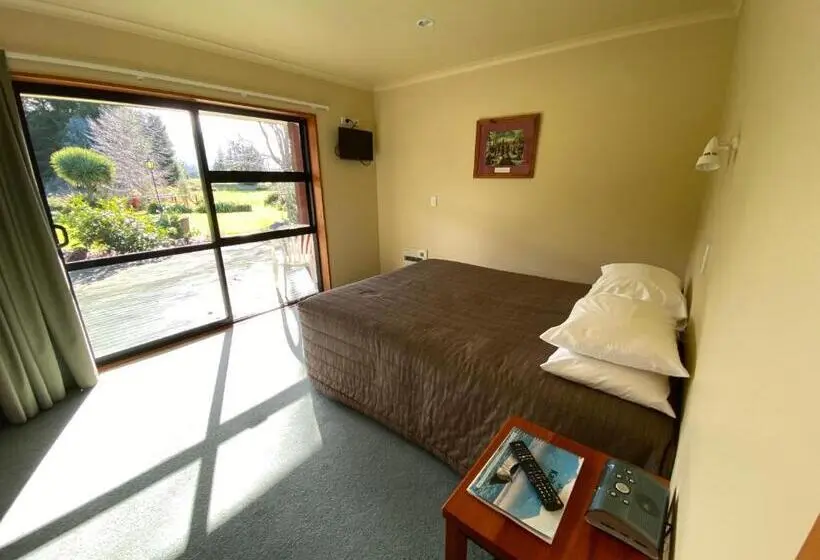 Standard-studio, Donegal House
