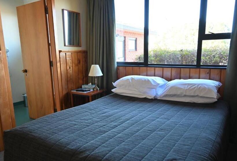 标准工作室, Donegal House