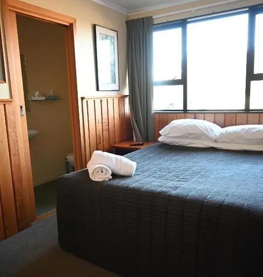 Standard-studio, Donegal House