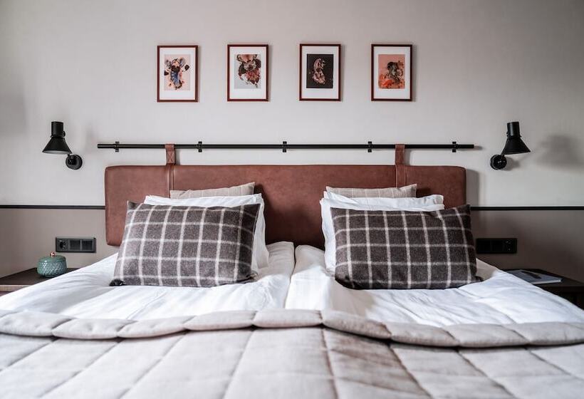 スタンダードルーム, Fågelbrohus