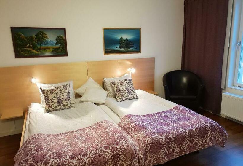 Mini Suite, L Ramudden