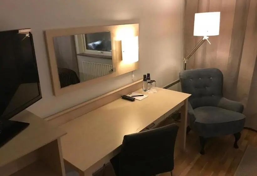 Standard-huone, örserumsbrunn Gestgifveri & Konferens