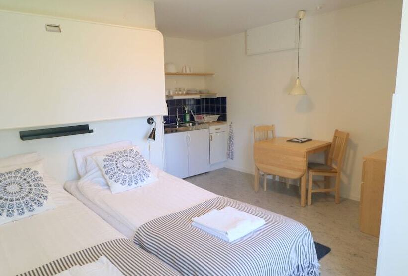 חדר משפחתי, Stiftsgården I Rättvik