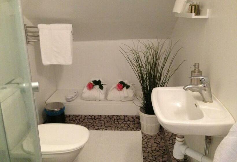 Люкс, Johanssons Gårdshotell I Roslagen