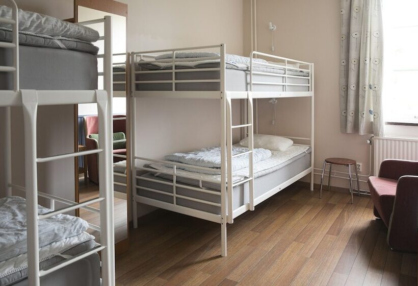 스탠다드 4인용 룸 공용 욕실, Kvibergs Vandrarhem   Hostel