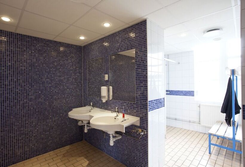 اتاق خانوادگی با سرویس بهداشتی مشترک, Kvibergs Vandrarhem   Hostel