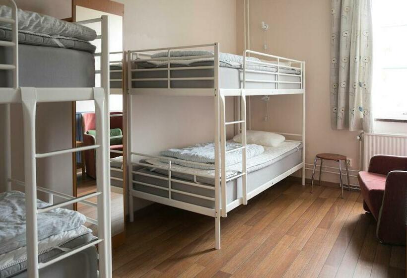 스탠다드 4인용 룸 공용 욕실, Kvibergs Vandrarhem   Hostel