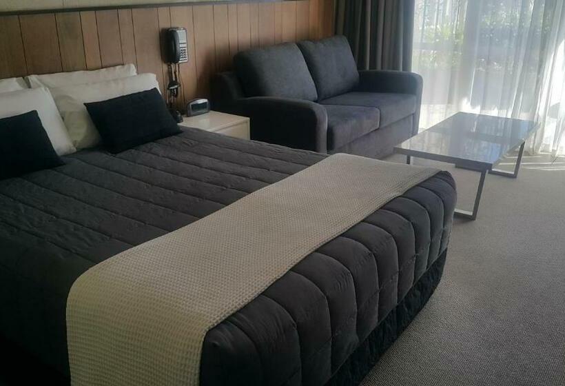 استودیوی استاندارد, 299 On Devon West