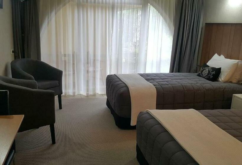 اتاق استاندارد, 299 On Devon West