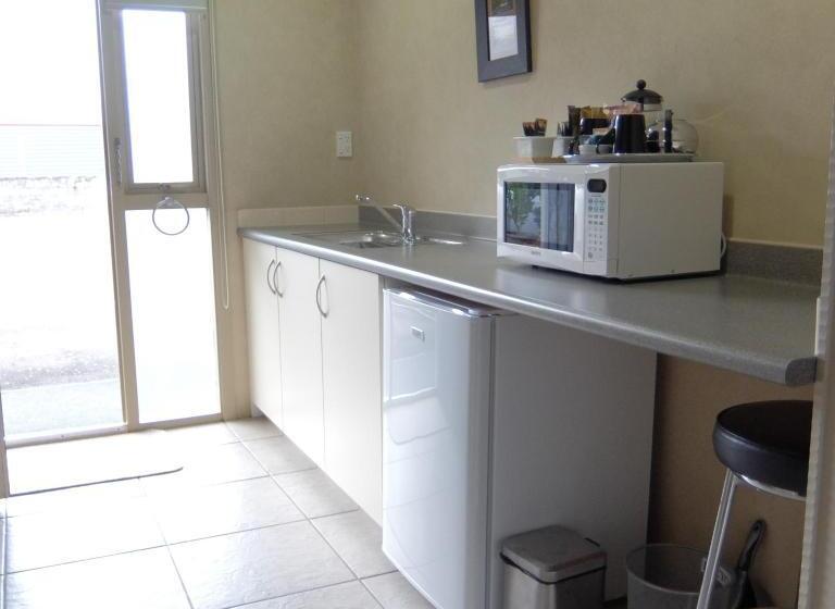 اتاق استاندارد با بالکن, 299 On Devon West