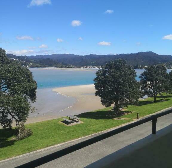 סטודיו פרמיום, Paku Lodge Resort