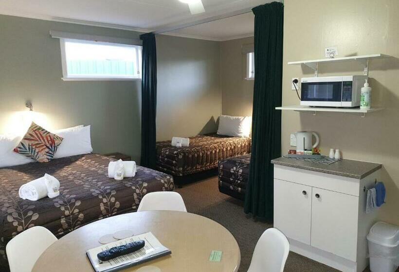 Семейное Студио, Palm Motel Waihi