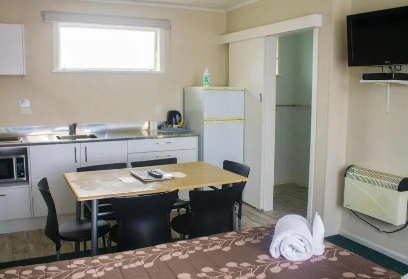 ファミリールーム, Palm Motel Waihi