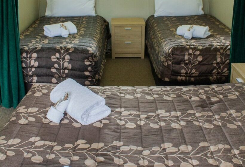 סטודיו משפחתי, Palm Motel Waihi