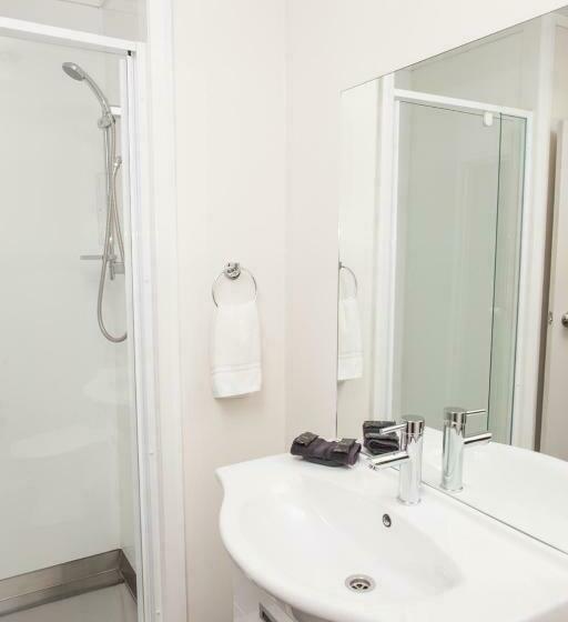 استودیوی استاندارد, Picton Accommodation Gateway Motel