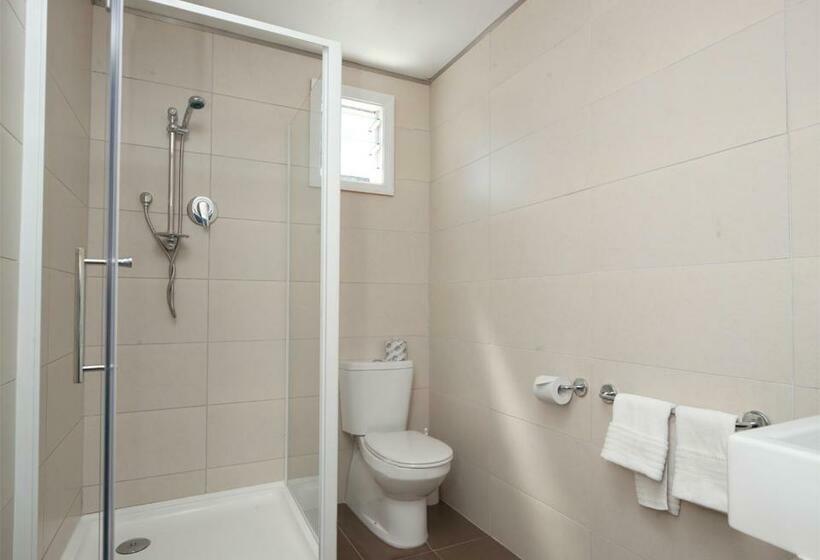 استودیوی استاندارد, Picton Accommodation Gateway Motel