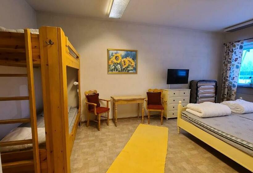 浴室共有スタンダード4人用ルーム, Vasaloppsmålet Hostel Mora Målkullans Vandrarhem