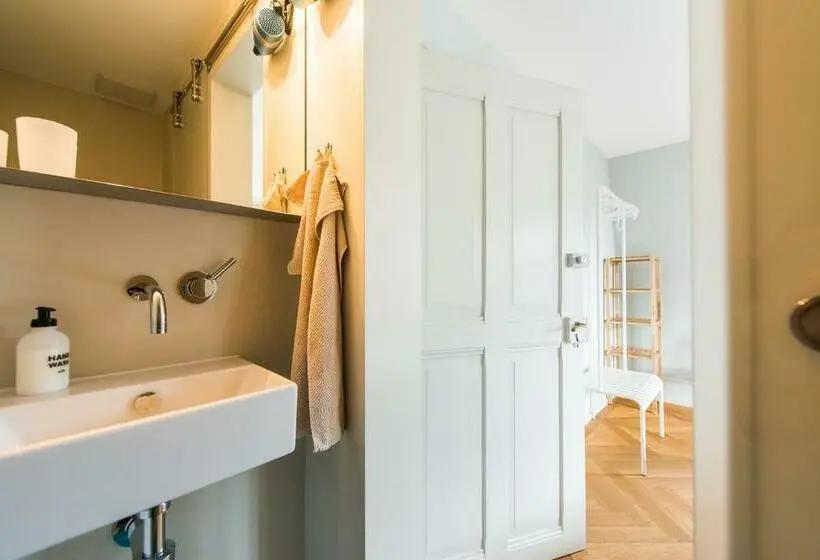 اتاق استاندارد با تراس, B&b The B