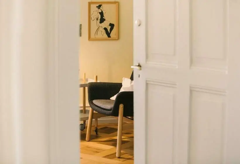 اتاق استاندارد, B&b The B