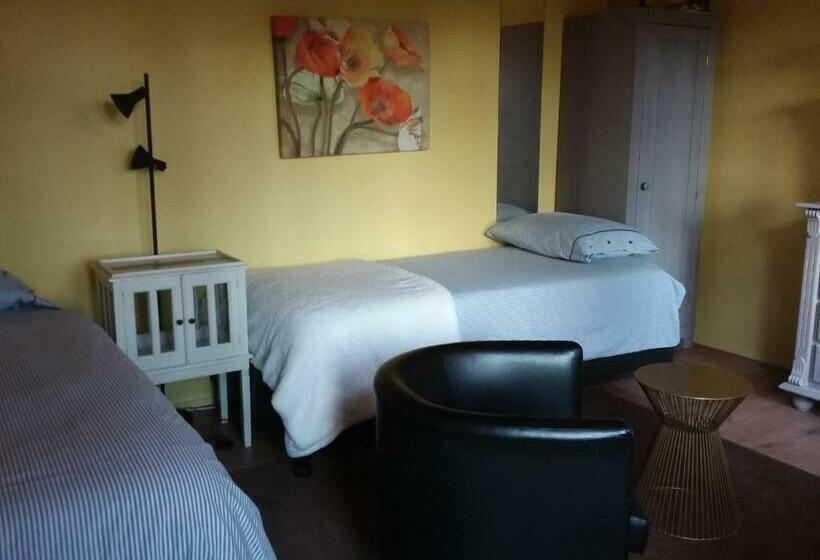 スタンダードルーム, Regina Vught