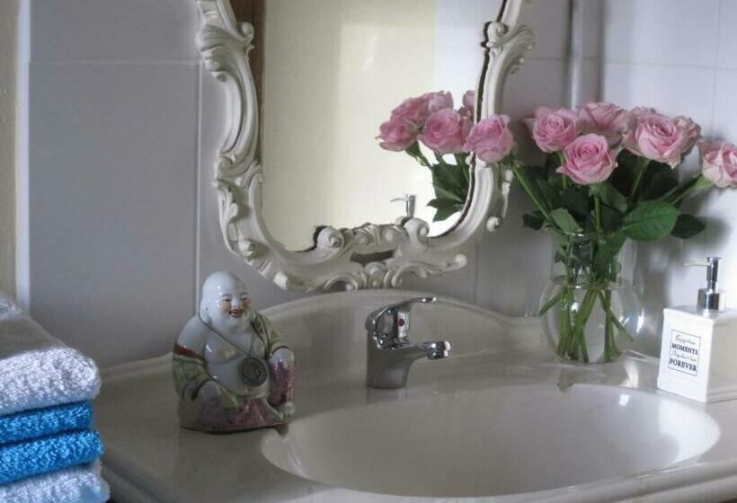 スタンダードルーム, Regina Vught