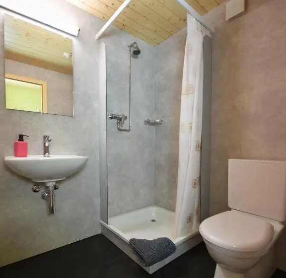 Standard Neljän Hengen Huone, Schutzenbach Backpackers For Adults 18 35