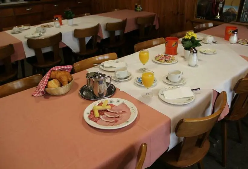 スタンダードシングルルーム, Restaurant Alpina
