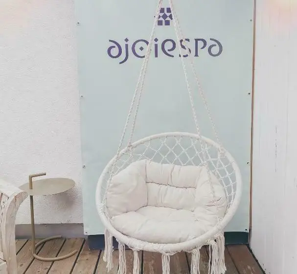メゾネットスイート, Ajoiespa