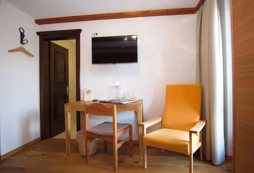 Deluxe Yhden Hengen Huone, Alpenblick