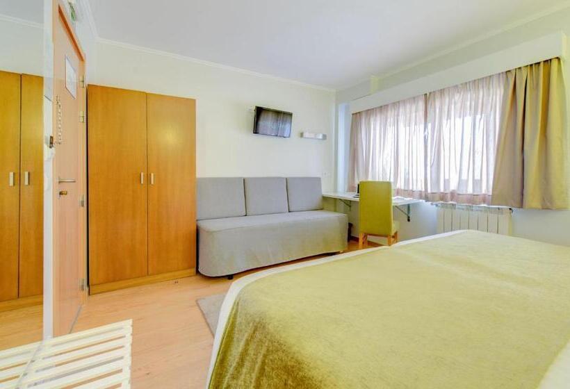 غرفة قياسية ثلاثية, D. Dinis