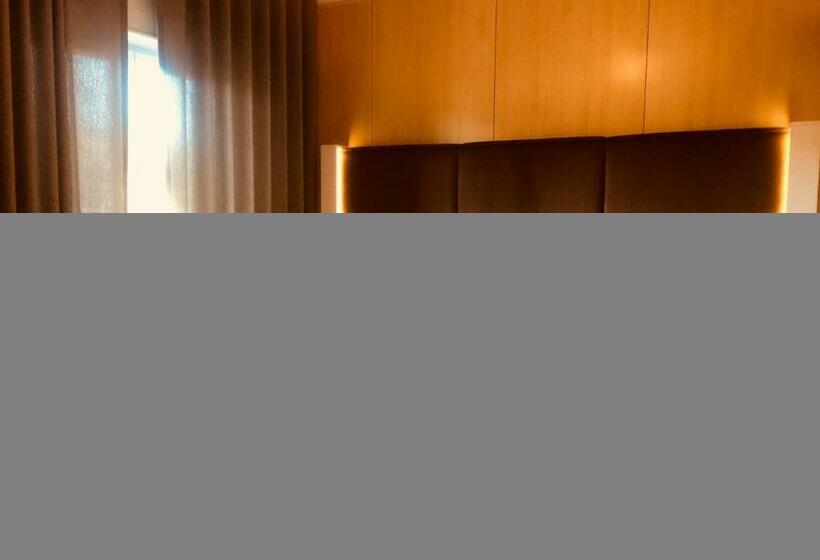 バルコニー付きスタンダードトリプルルーム, Europa