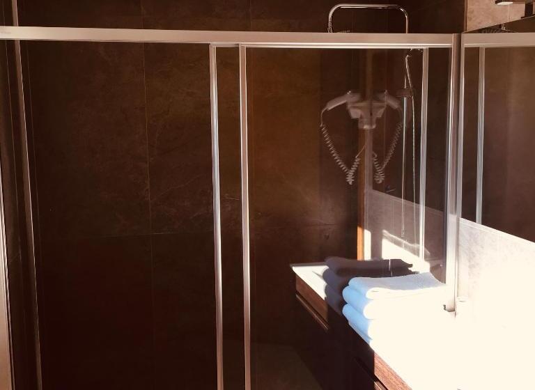 חדר לארבעה סטנדרטי עם מרפסת, Europa