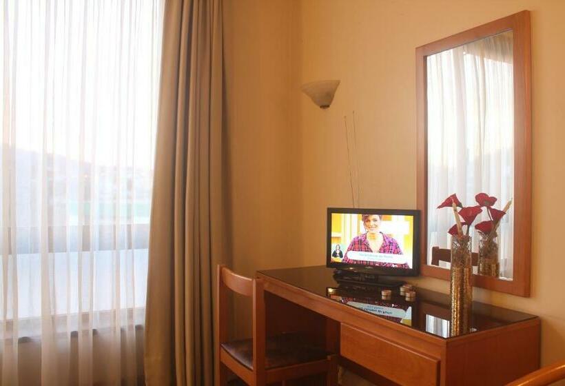 اتاق استاندارد سه نفره, Fiel Chef Alojamento Local