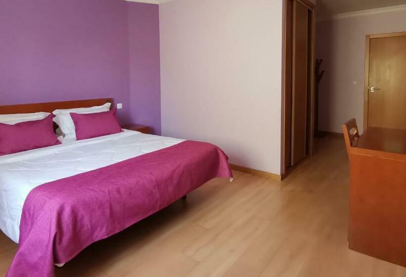 スタンダードルーム, Hebe Peniche