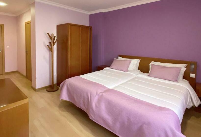 スタンダードルーム, Hebe Peniche