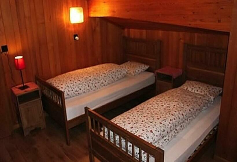 اتاق استاندارد با سرویس بهداشتی مشترک, Heidi Guesthouse Amden Sternen