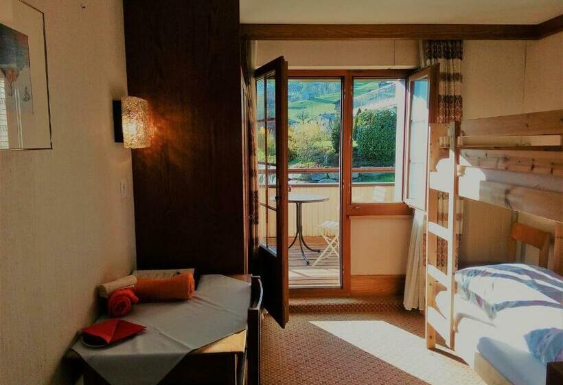 اتاق استاندارد با بالکن, Heidi Guesthouse Amden Sternen