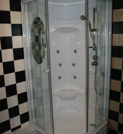 带共用浴室的标准房间, Heidi Guesthouse Amden Sternen