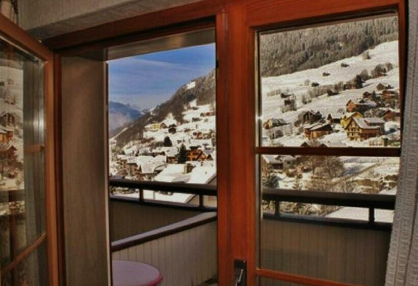 标准间带阳台, Heidi Guesthouse Amden Sternen