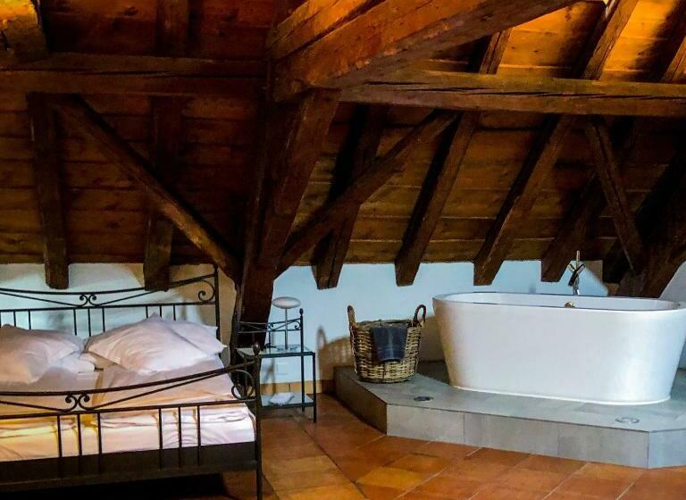 جناح جونيور, Hôtel La Maison Du Prussien