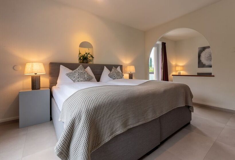 וילה בת חדר שינה 1, L Ermitage