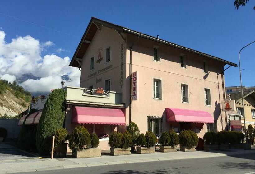 חדר סטנדרט לשלושה, La Promenade