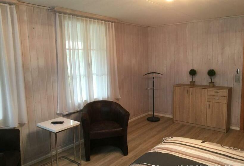 חדר סטנדרט חדר אמבטיה משותף, Landgasthof Hotel Adler