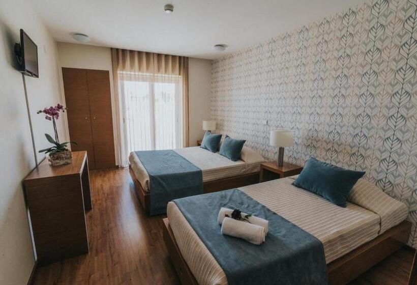 غرفة قياسية ثلاثية, Nossa Senhora De Lurdes