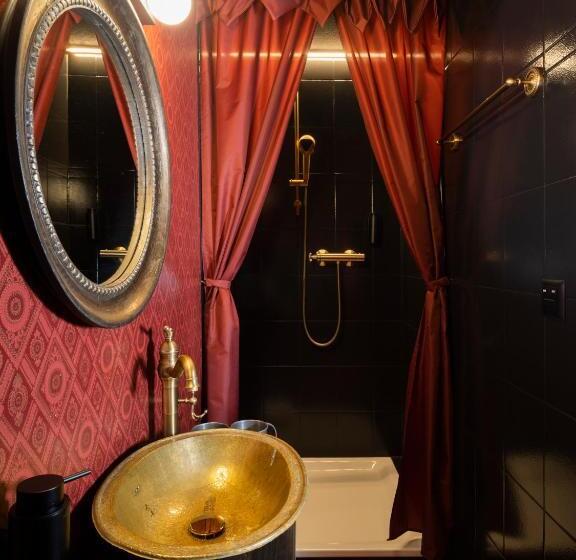 חדר דלוקס, Peanut Medieval Lodge