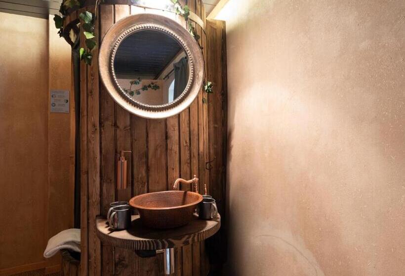 חדר סטנדרט, Peanut Medieval Lodge